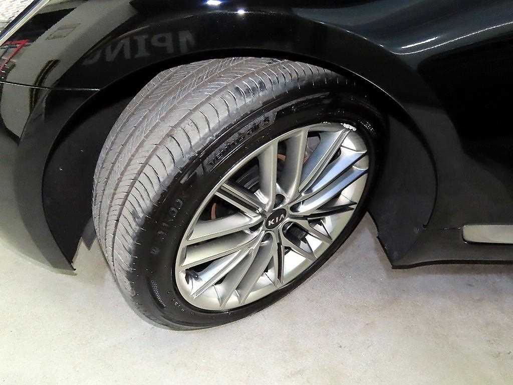 KIA K9 - Vista 8