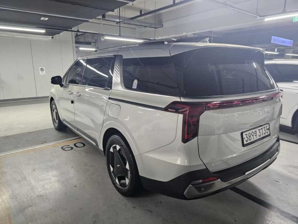 KIA Carnival - Vista 4