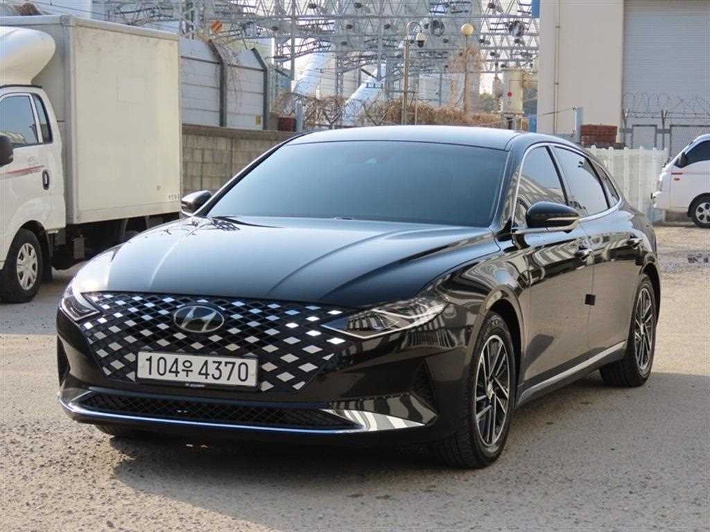 HYUNDAI Grandeur - Vista 2