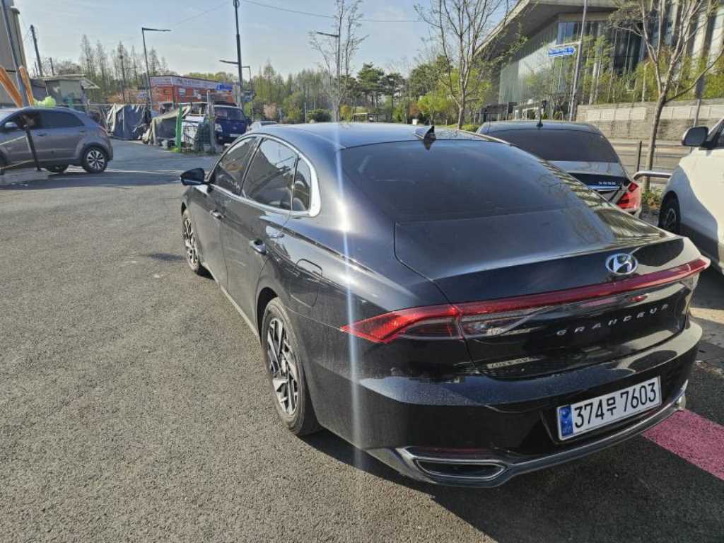 HYUNDAI Grandeur - Vista 4