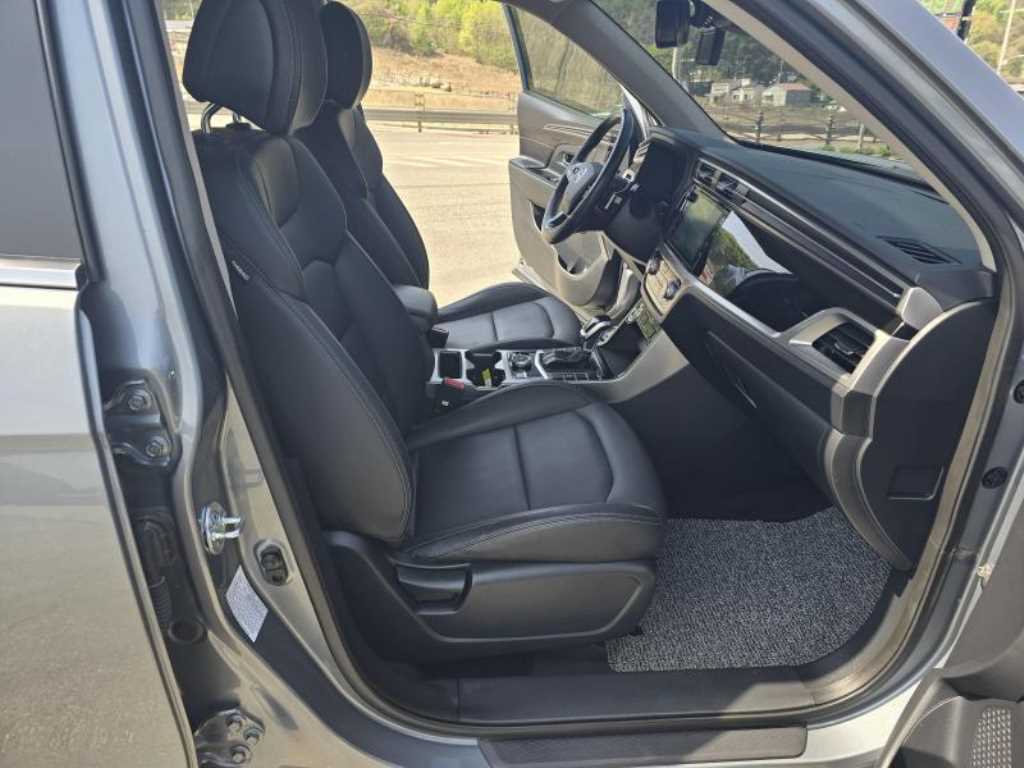 Ssangyong Korando - Vista 11