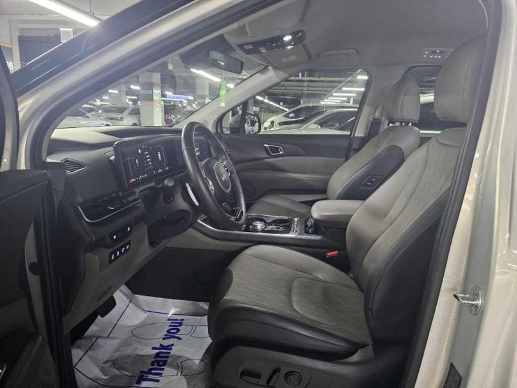 KIA Carnival - Vista 7