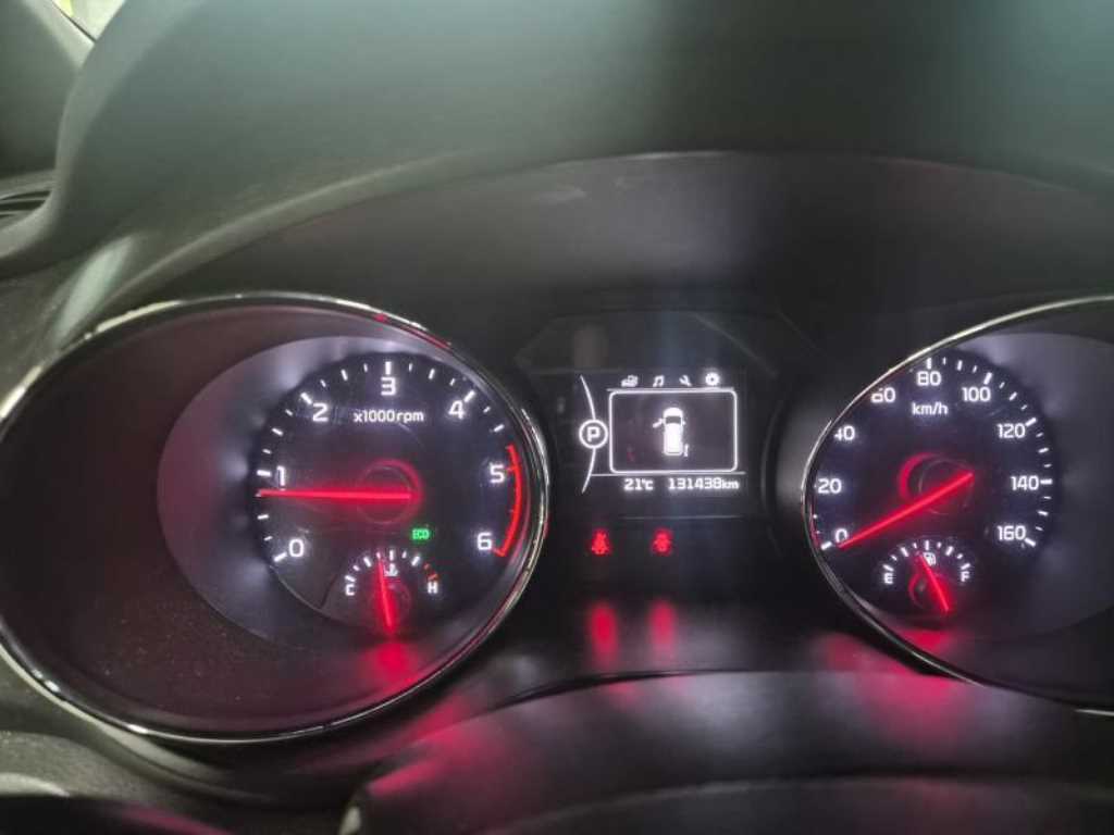 KIA Carnival - Vista 5