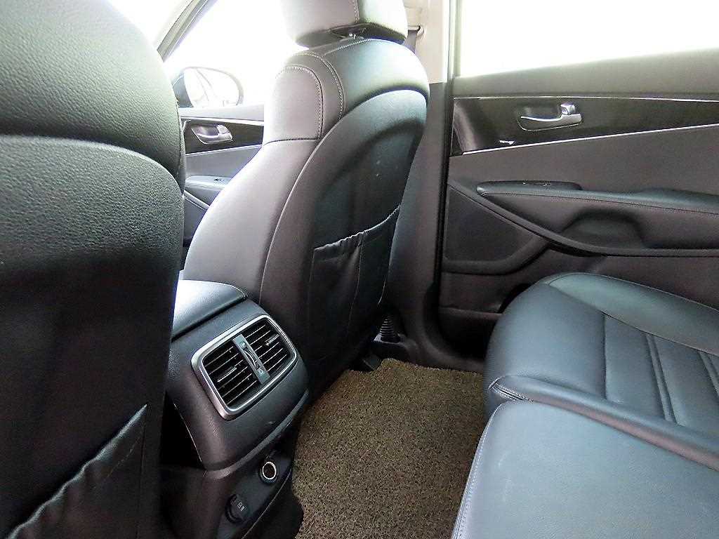 KIA Sorento 2020 Gris - Importación desde Corea - HF Imports Iquique - Foto 17