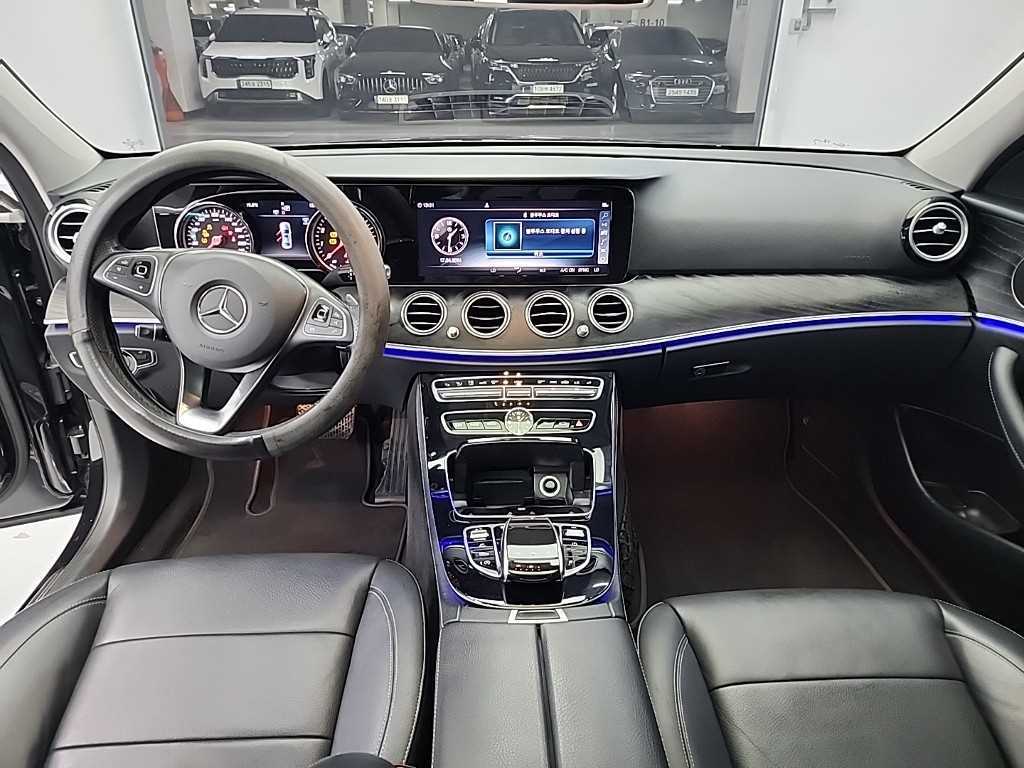 Mercedes Benz E class - Vista 7