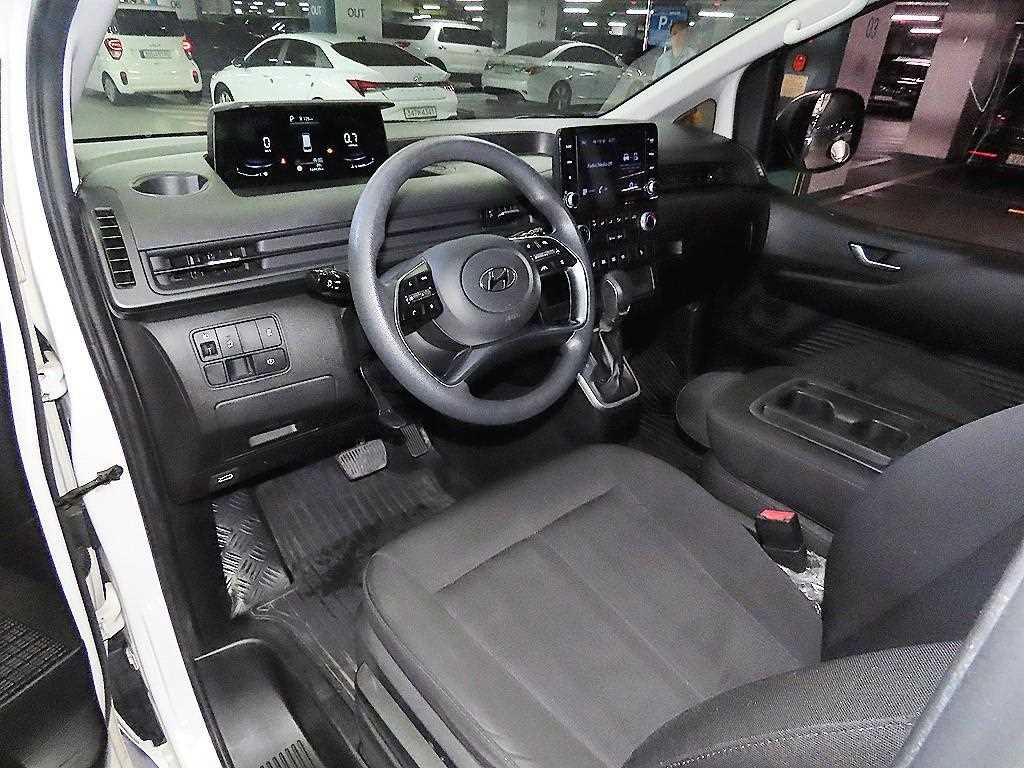 HYUNDAI Staria - Vista 10