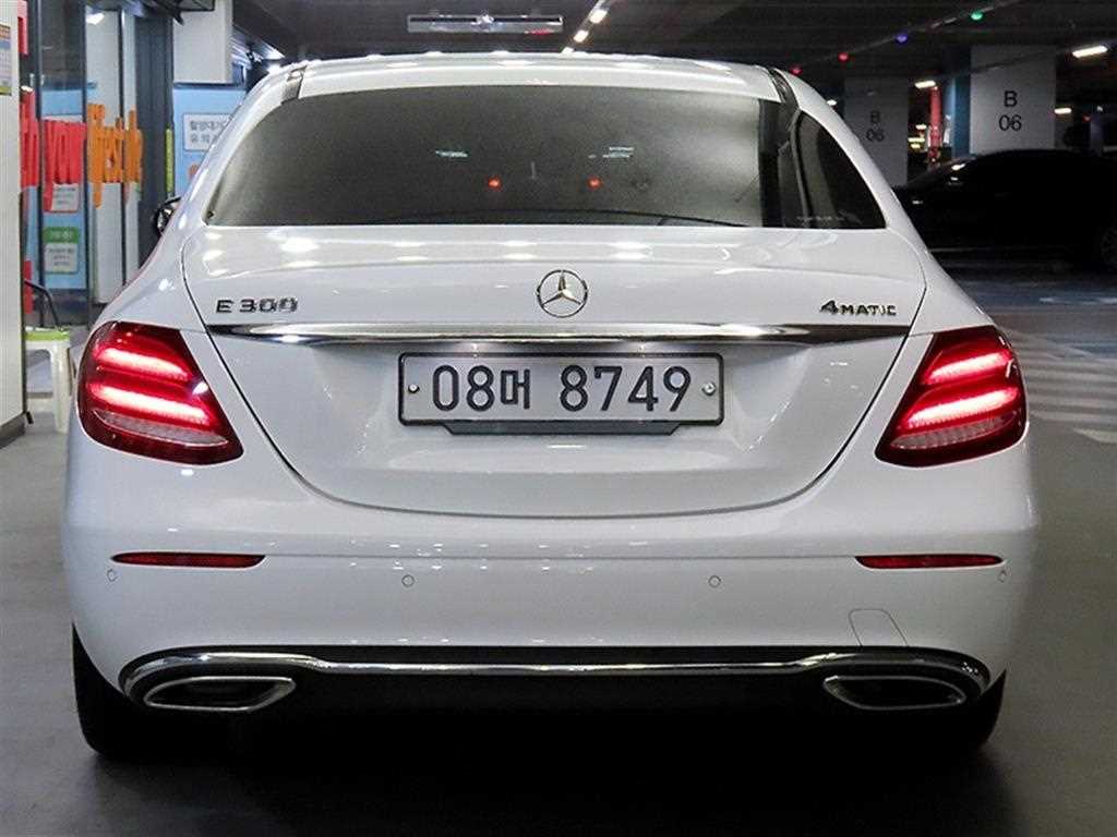 Mercedes Benz E class - Vista 6