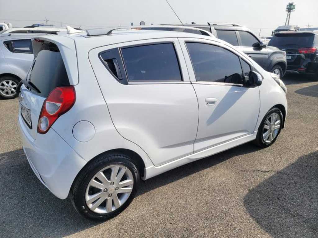 Chevrolet Spark - Vista 5