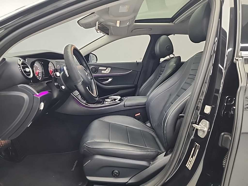 Mercedes Benz E class - Vista 11