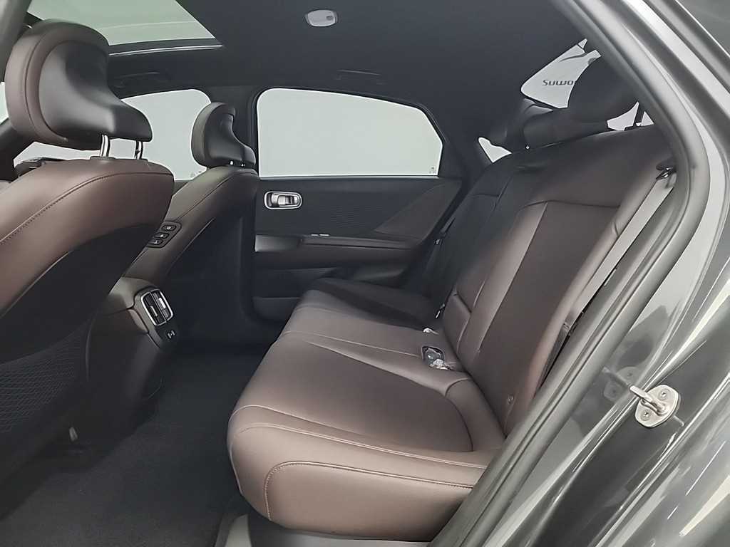 HYUNDAI Ioniq 6 - Vista 12