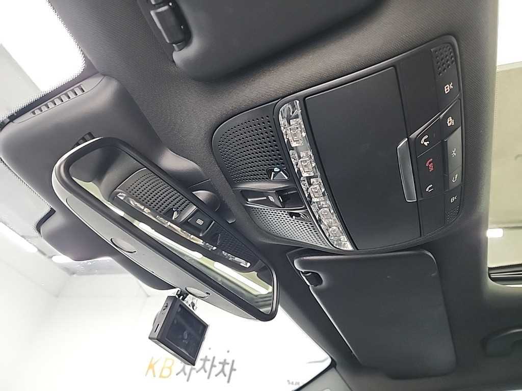 Mercedes Benz C Class 2018 Blanco - Importación desde Corea - HF Imports Iquique - Foto 17