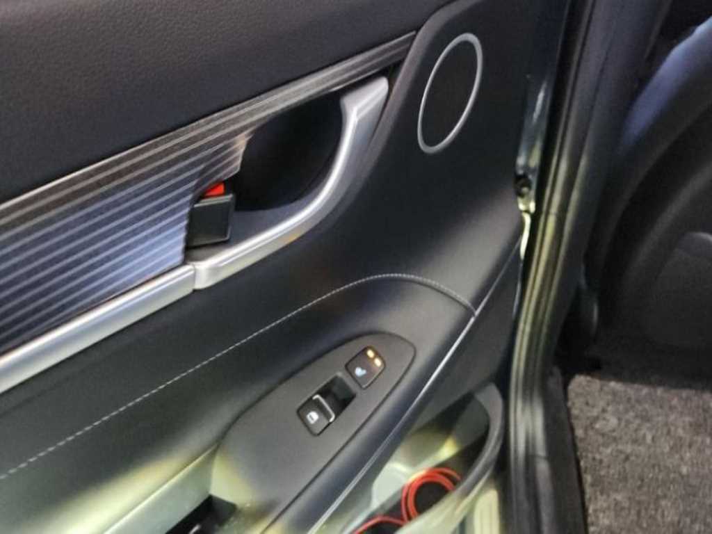 HYUNDAI Grandeur - Vista 11