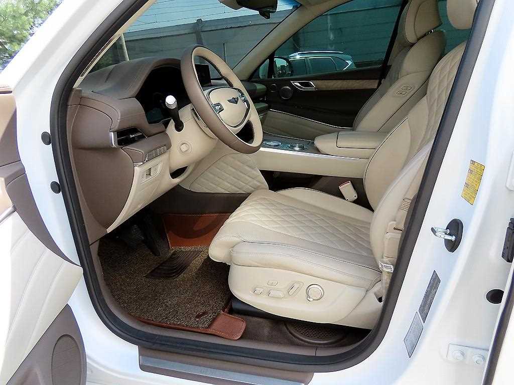 Genesis GV80 - Vista 5