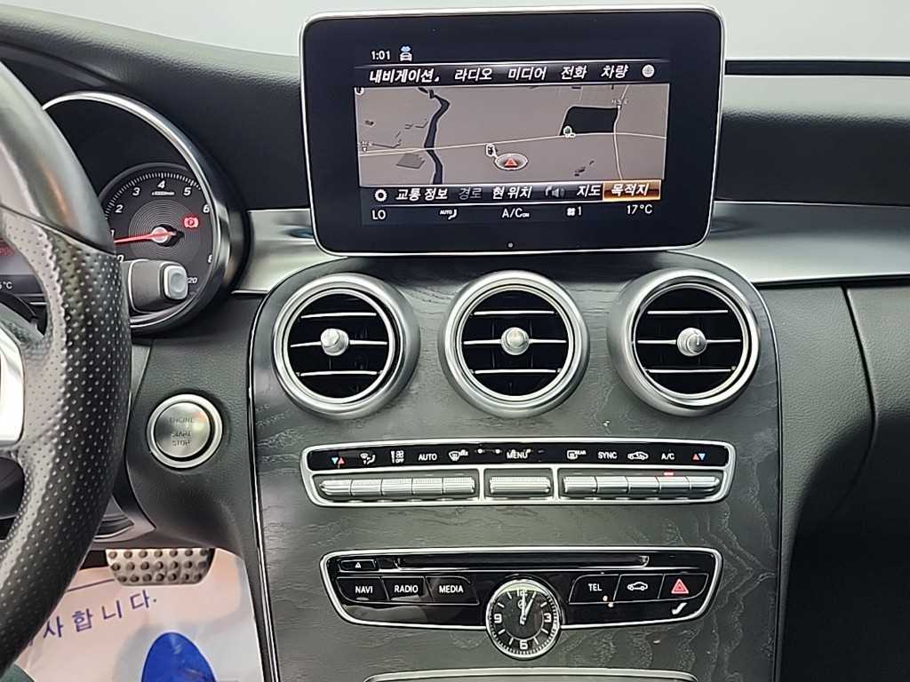 Mercedes Benz C Class - Vista 10