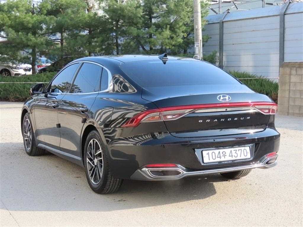HYUNDAI Grandeur - Vista 3