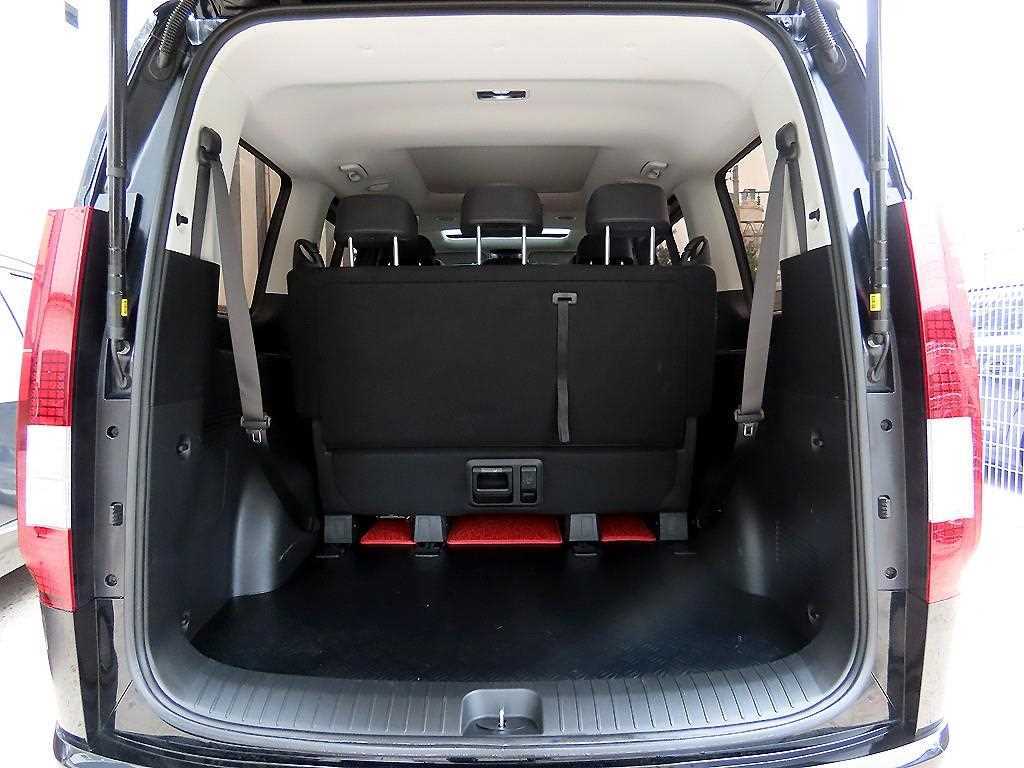 HYUNDAI Staria 2025 Negro - Importación desde Corea - HF Imports Iquique - Foto 17