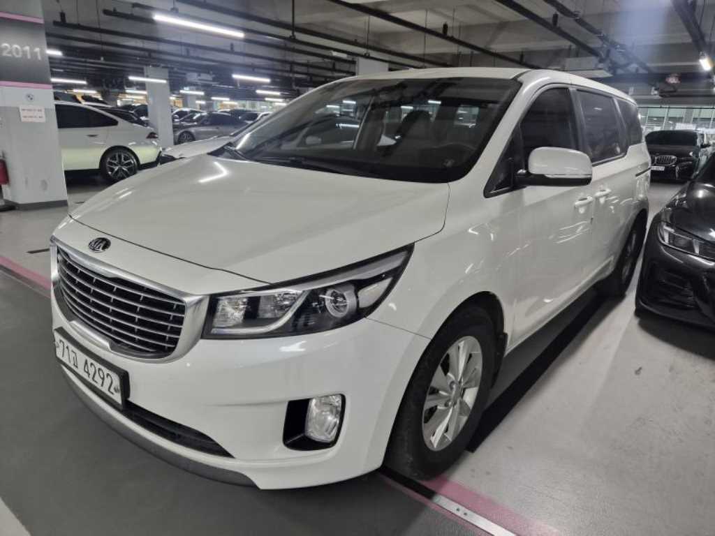 KIA Carnival - Vista 2