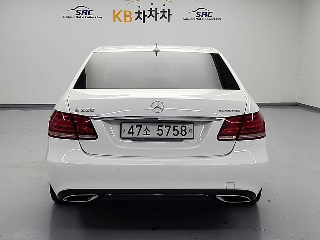 Mercedes Benz E class - Vista 3