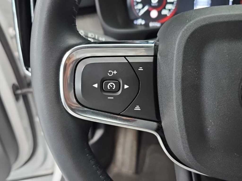 Volvo XC40 - Vista 8