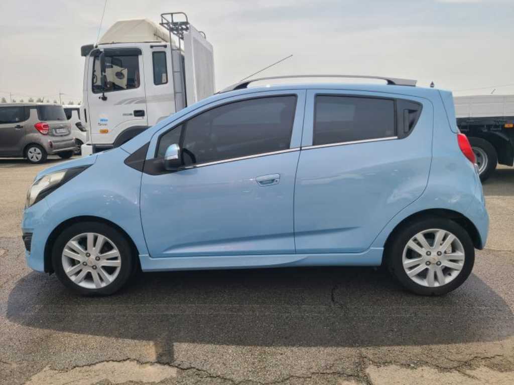 Chevrolet Spark - Vista 5