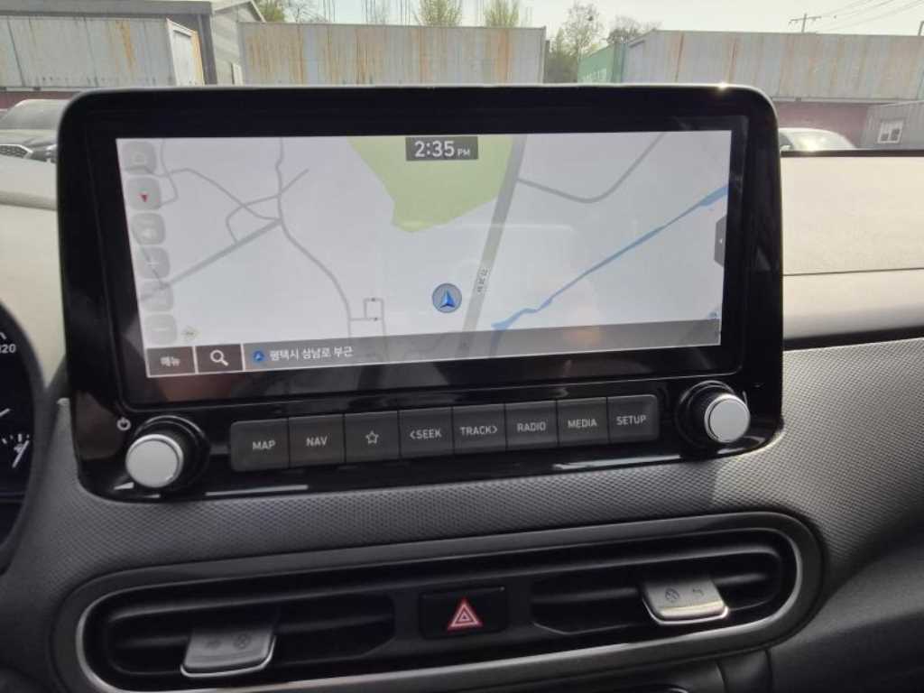 HYUNDAI Kona - Vista 9
