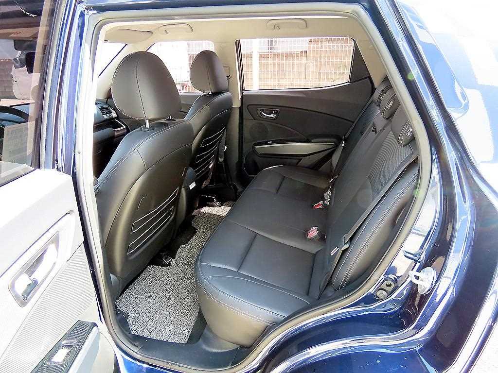 Ssangyong Tivoli - Vista 6