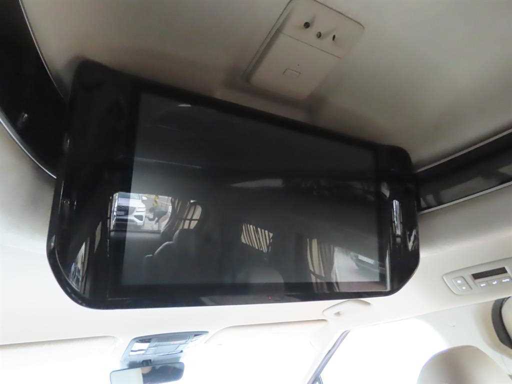 KIA Carnival - Vista 10