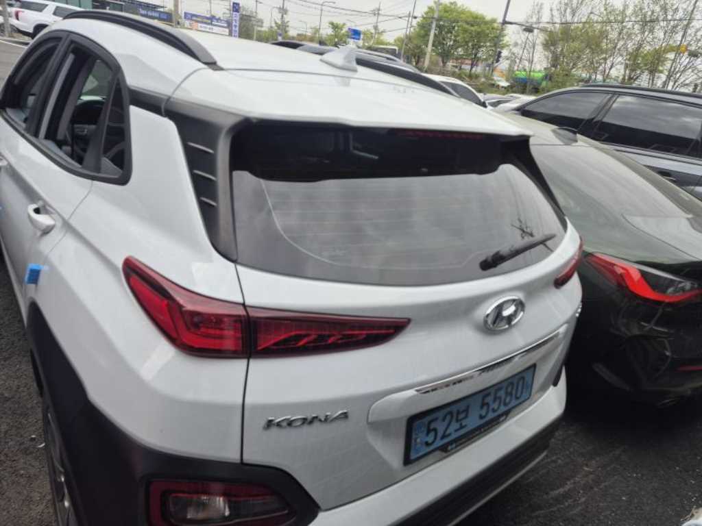 HYUNDAI Kona - Vista 2
