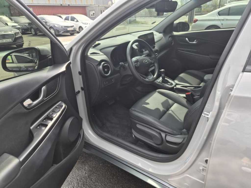 HYUNDAI Kona - Vista 5