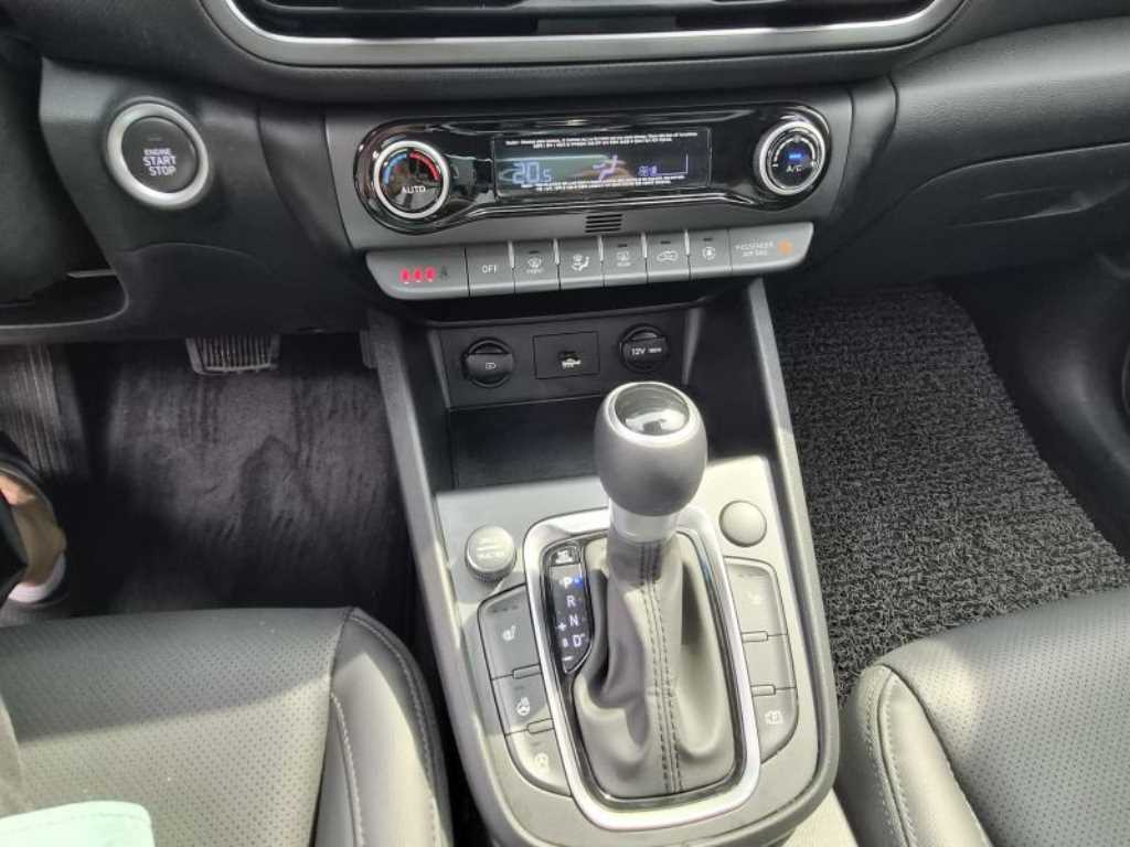 HYUNDAI Kona - Vista 10