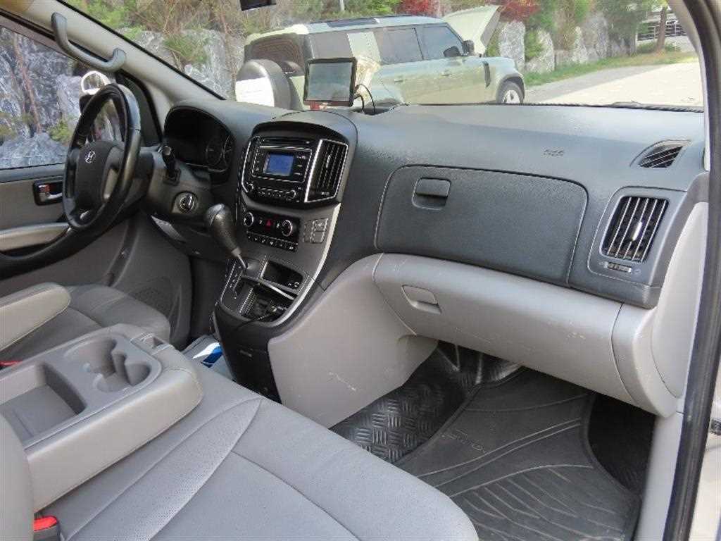 HYUNDAI Starex 2019 Gris - Importación desde Corea - HF Imports Iquique - Foto 16