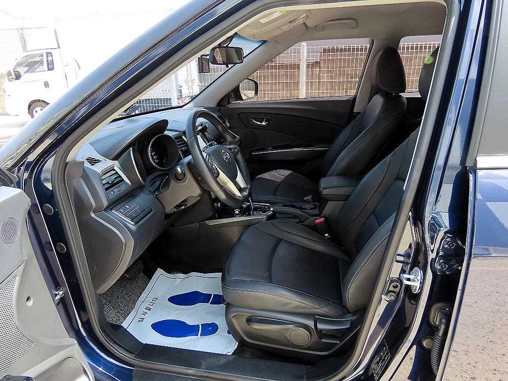 Ssangyong Tivoli - Vista 5