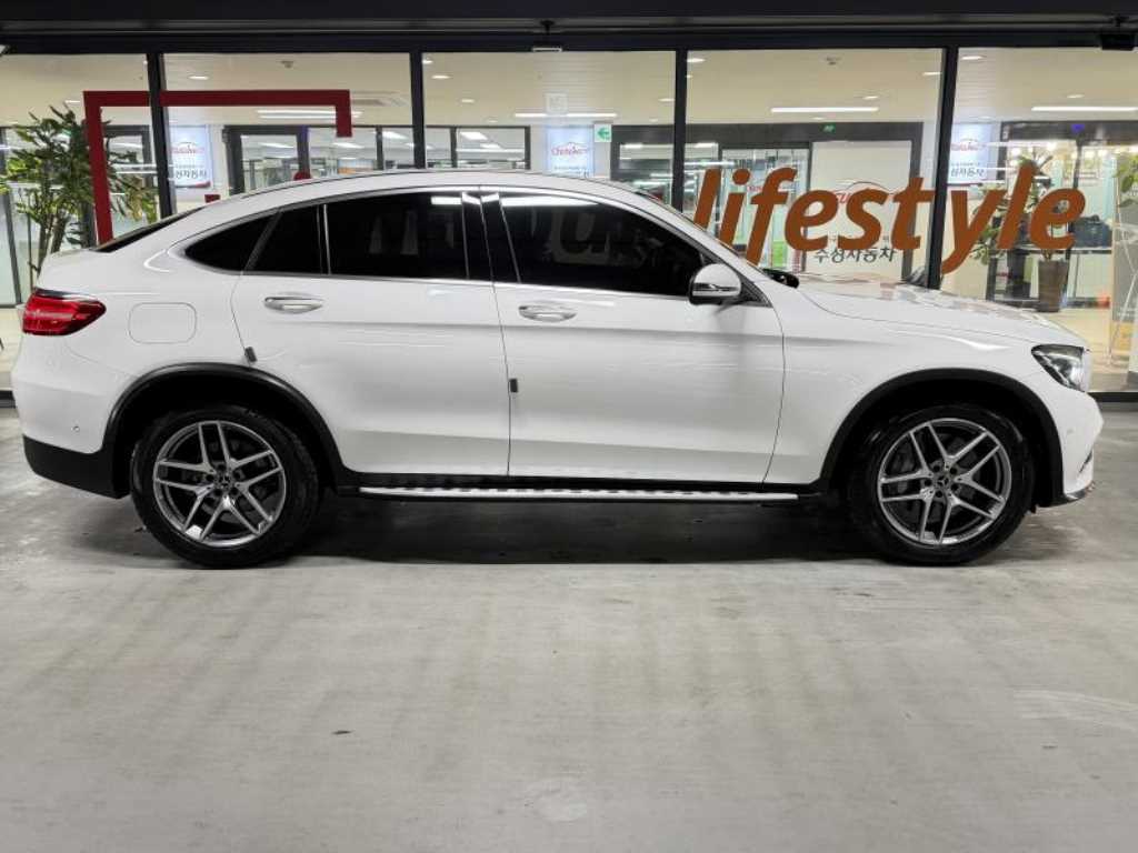 Mercedes Benz GLC Class - Vista 3