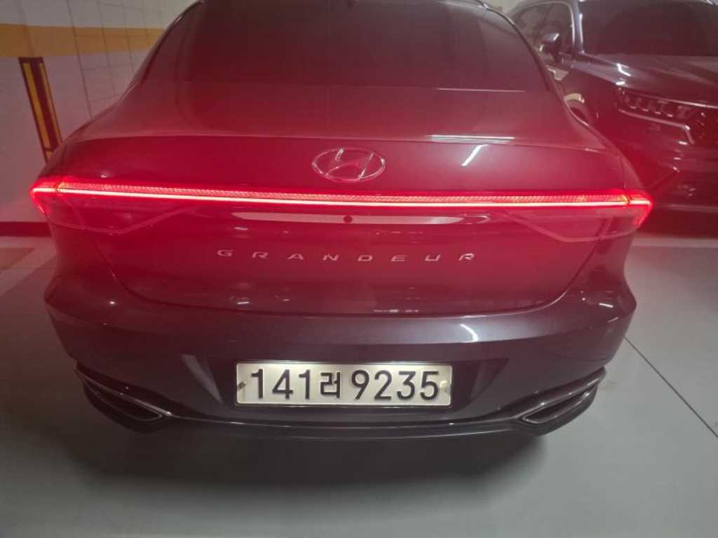 HYUNDAI Grandeur - Vista 2