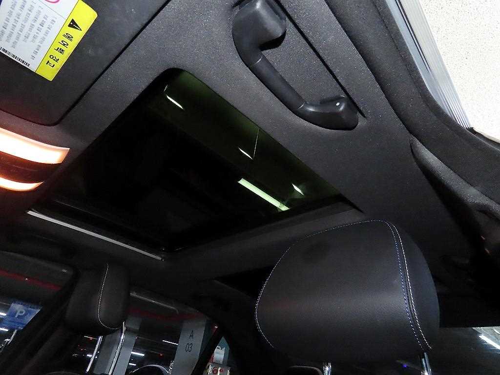 Mercedes Benz C Class 2014 Plateado - Importación desde Corea - HF Imports Iquique - Foto 17