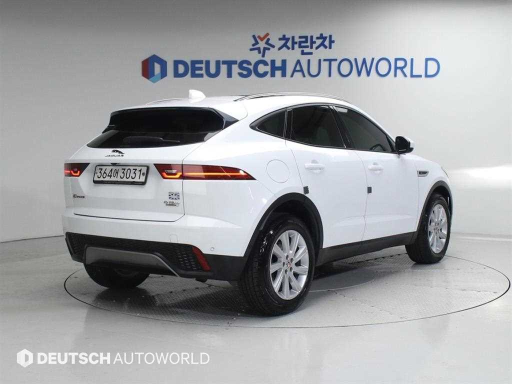 Jaguar E-PACE - Vista 2