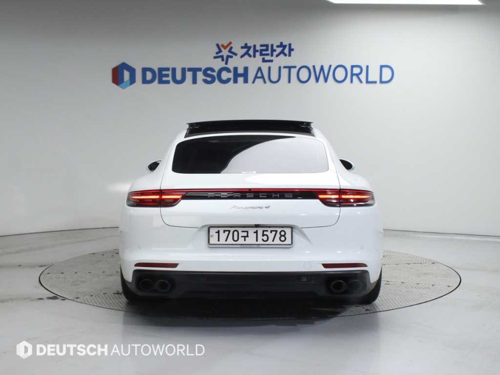 Porsche Panamera - Vista 4