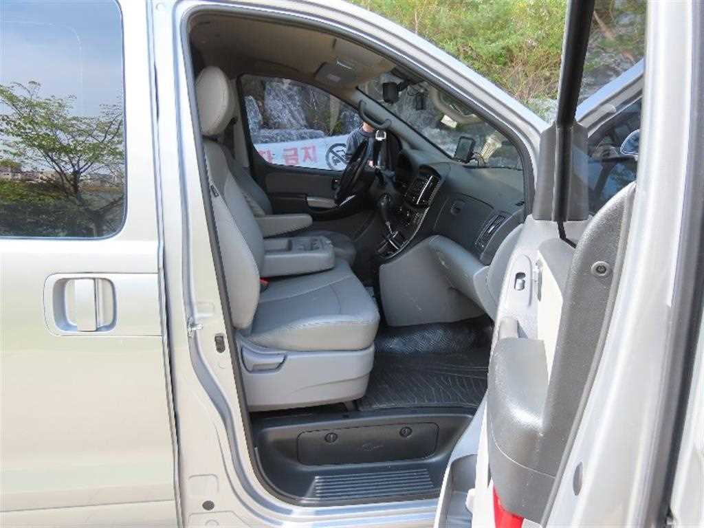 HYUNDAI Starex 2019 Gris - Importación desde Corea - HF Imports Iquique - Foto 15