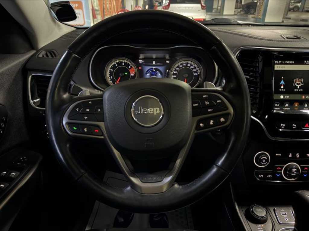 Jeep Cherokee - Vista 8