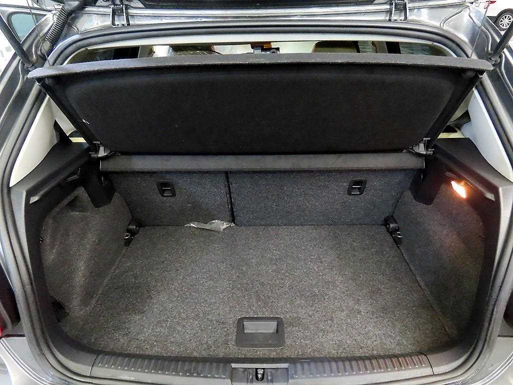 Volkswagen polo 2014 Plateado - Importación desde Corea - HF Imports Iquique - Foto 17