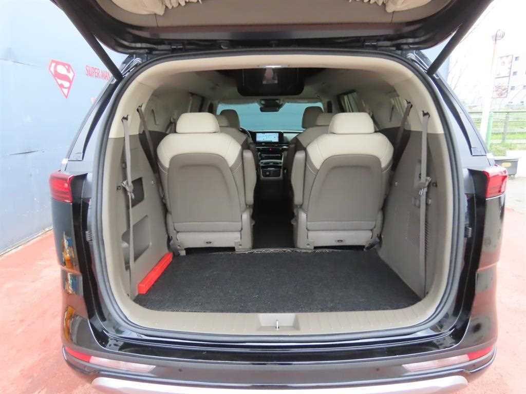 KIA Carnival - Vista 5