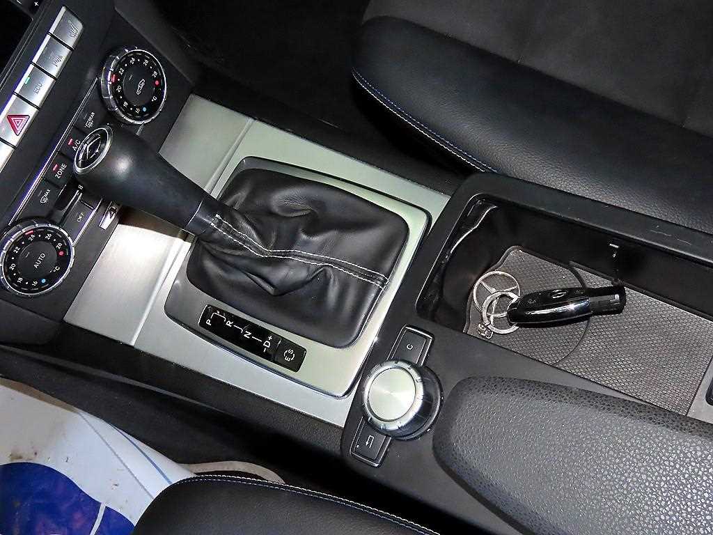 Mercedes Benz C Class - Vista 12