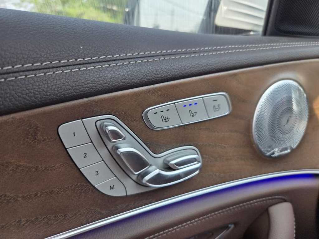 Mercedes Benz E class - Vista 5