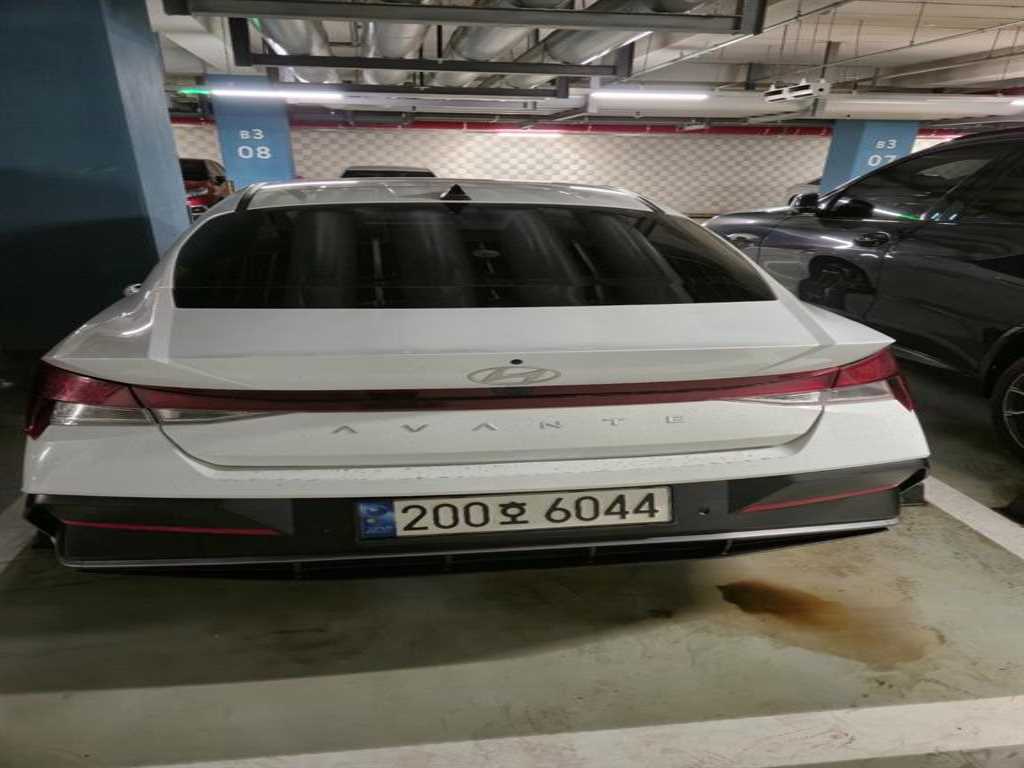 HYUNDAI Avante - Vista 2