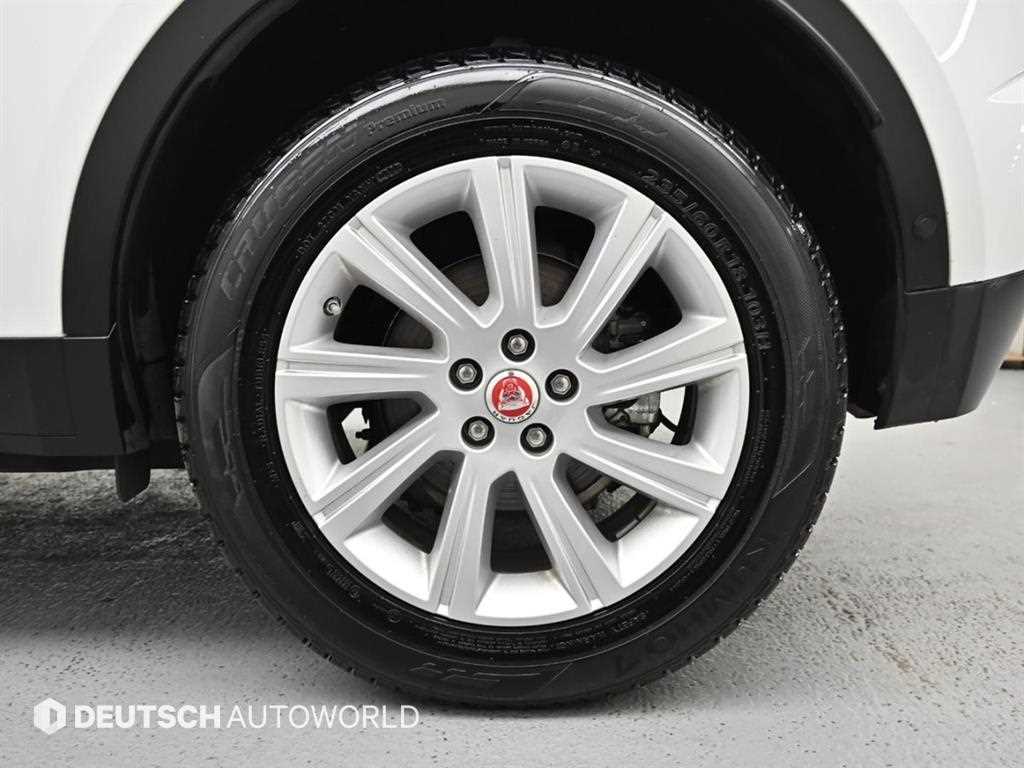 Jaguar E-PACE - Vista 5