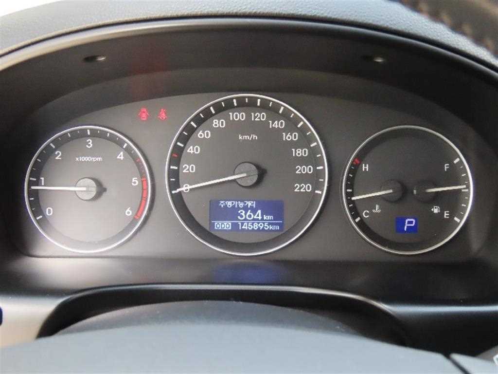 HYUNDAI Starex - Vista 5