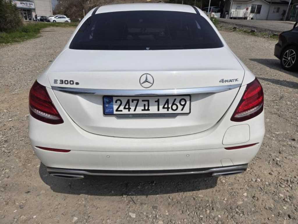Mercedes Benz E class - Vista 2