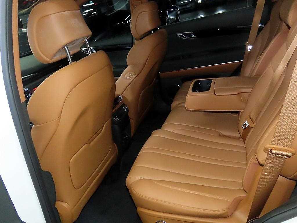 Genesis GV80 - Vista 8