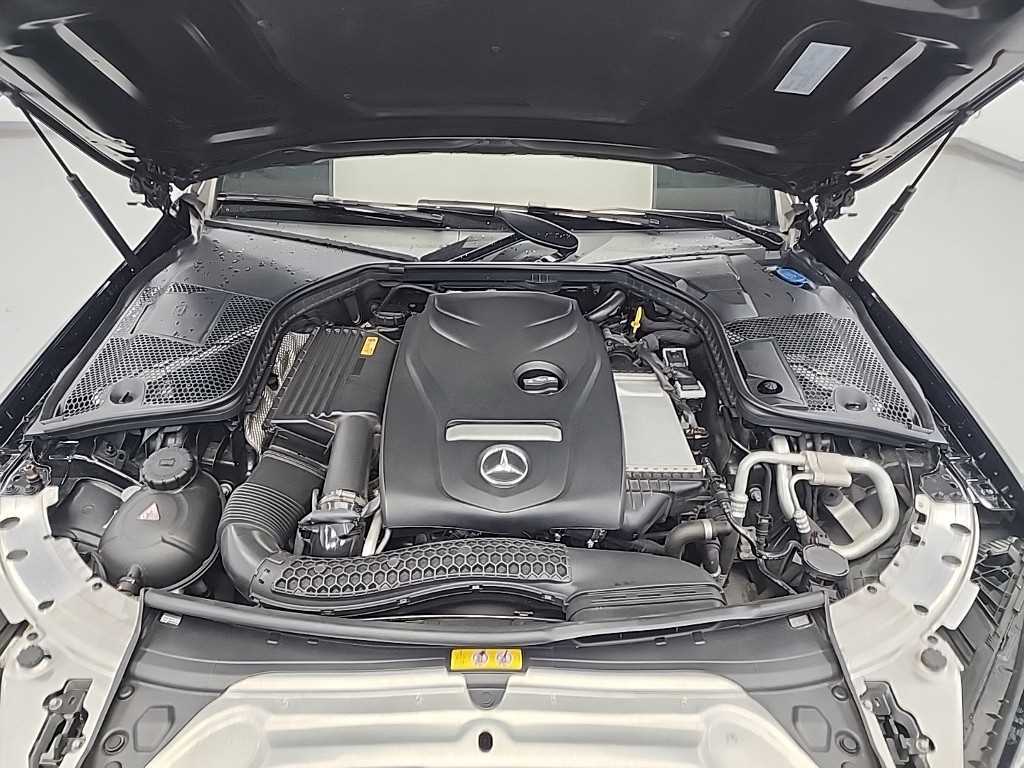 Mercedes Benz C Class - Vista 5