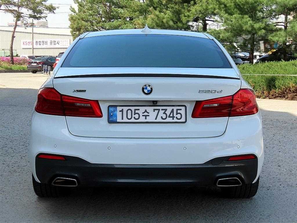 BMW 5 Series - Vista 4